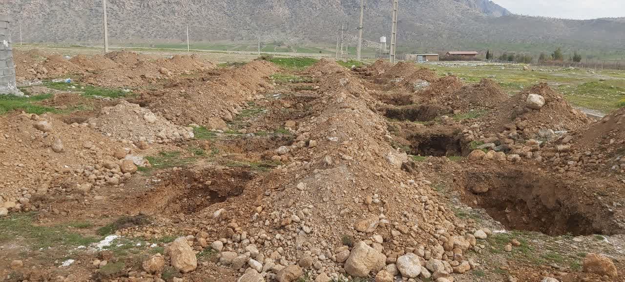 کاشت تعداد ۹۰۹ اصله نهال در بقاع متبرکه و موقوفات استان لرستان