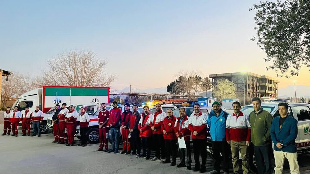 اعزام تیم‌های عملیاتی هلال‌ احمر استان به مناطق سیل‌زده سیستان‌ و بلوچستان+تصاویر