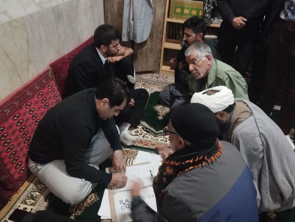 میز خدمت در کانون امام حسین(ع) کرمانشاه برگزار شد