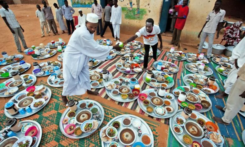 آداب و سنت‌های عجیب مسلمانان کشورهای عربی و اسلامی در ماه رمضان+عکس