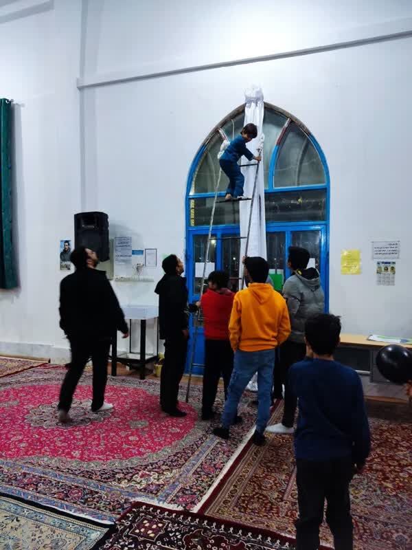 استقبال دهه نودی‌های مسجدی از ماه مهمانی خدا