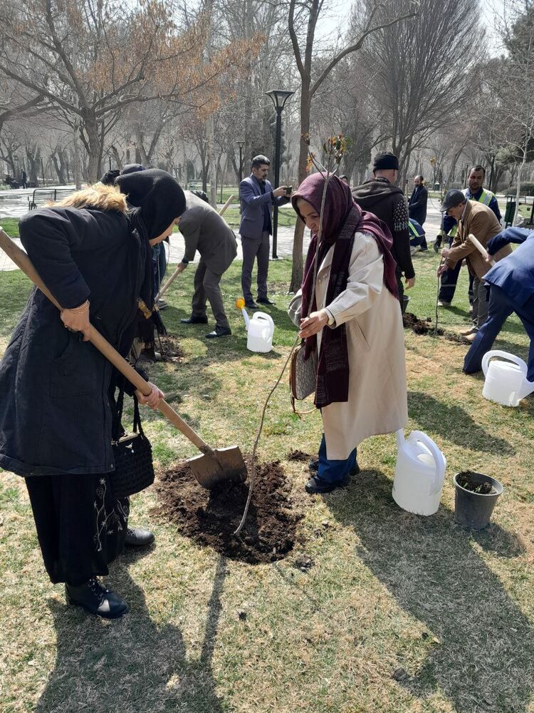 باغچهای به نام انجمن نویسندگان اهل قلم خراسان نامگذاری شد