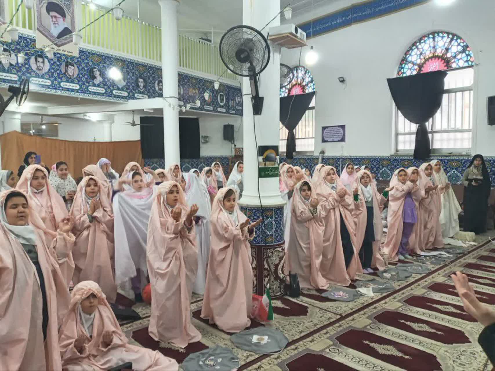 جشن تکلیف ۹۰ دانش آموز دختر به همت کانون فرهنگی ثقلین رشت برگزار شد