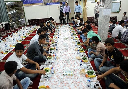 از برپایی افطاریهای ساده تا ختم دسته جمعی قرآن کریم در مساجد زنجان