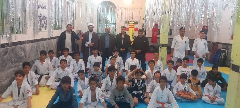 احکام قهرمانی و کمربند مشکی به نوجوانان و جوانان کانون دارالقرآن نوراعطا شد