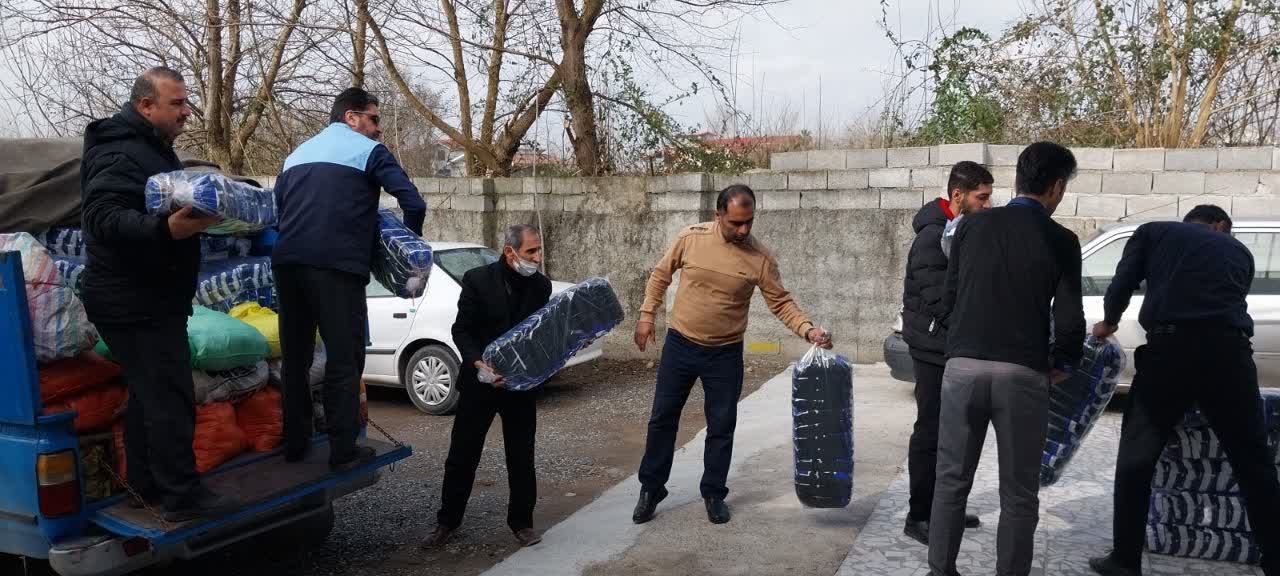 توزیع ۷۰۰ بسته معیشتی به مناسبت ایام ماه مبارک رمضان و عید نوروز در بندر کیاشهر