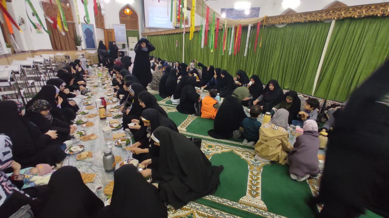 مهمانی روزه اولی های دانش آموز در آستانه اشرفیه