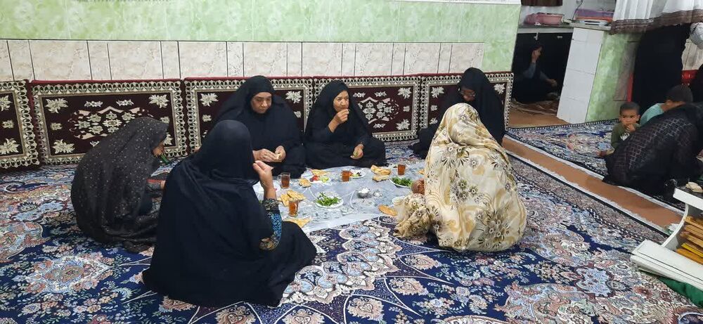 میزبانی بچه مسجدی های کانون فاطمیه از روزه داران