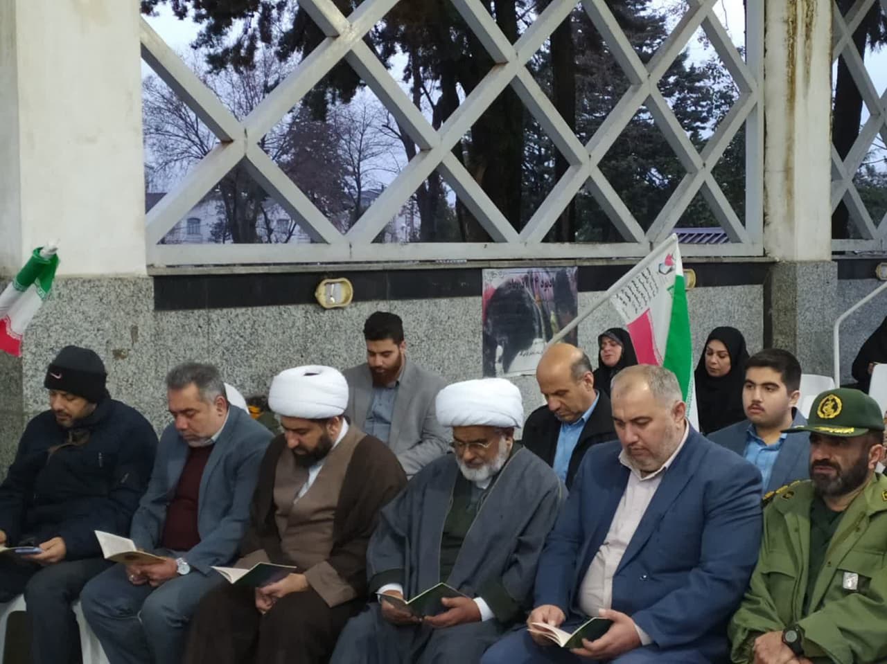 مرزنشینان آستارایی سال نو را در مزار شهدا تحویل کردند