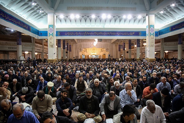 مراسم تحویل سال نو در حرم حضرت معصومه (س) برگزار شد