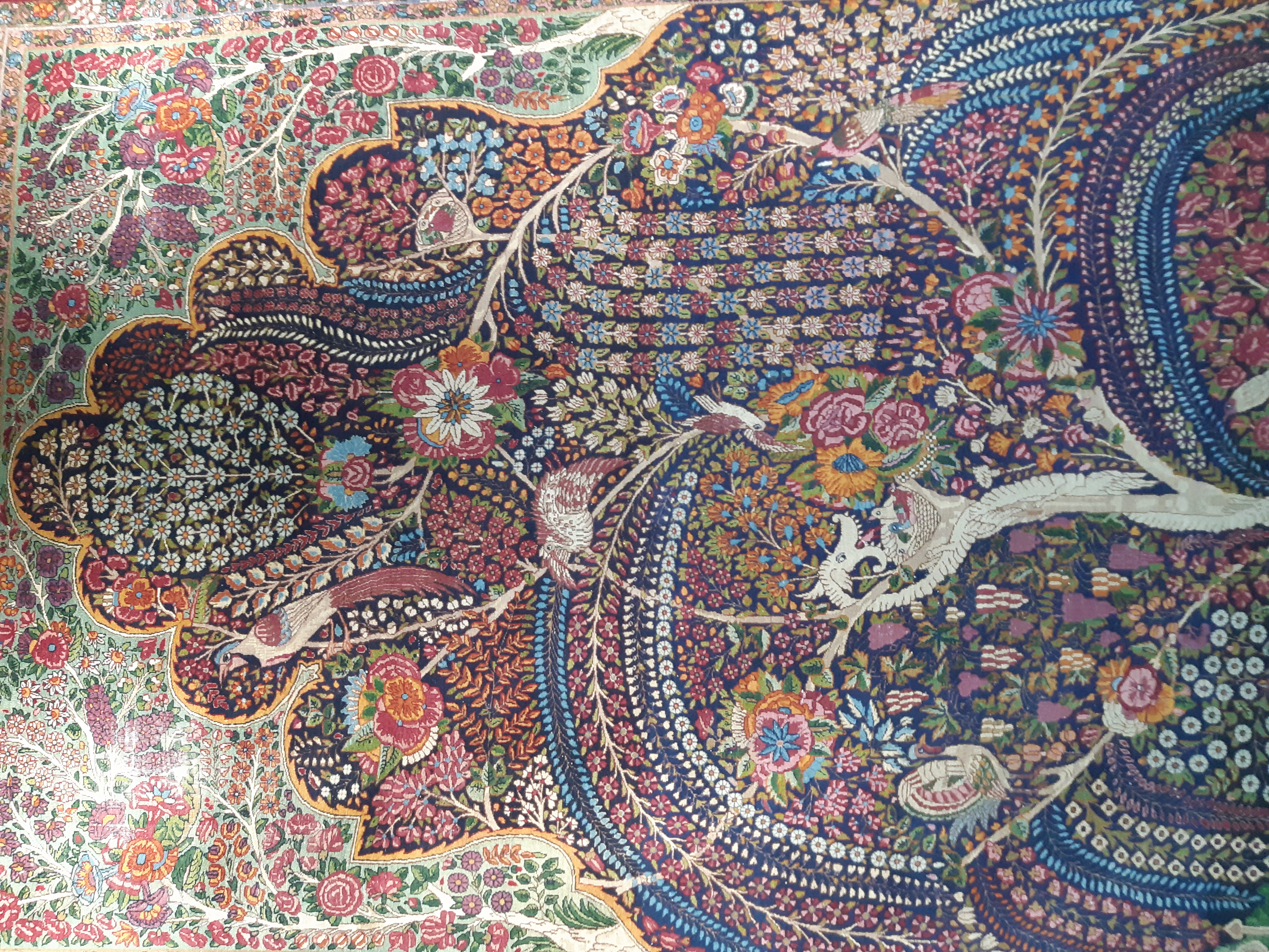 «بافتههای تصویری» قاجاری در موزه فرش دیدنی شدند