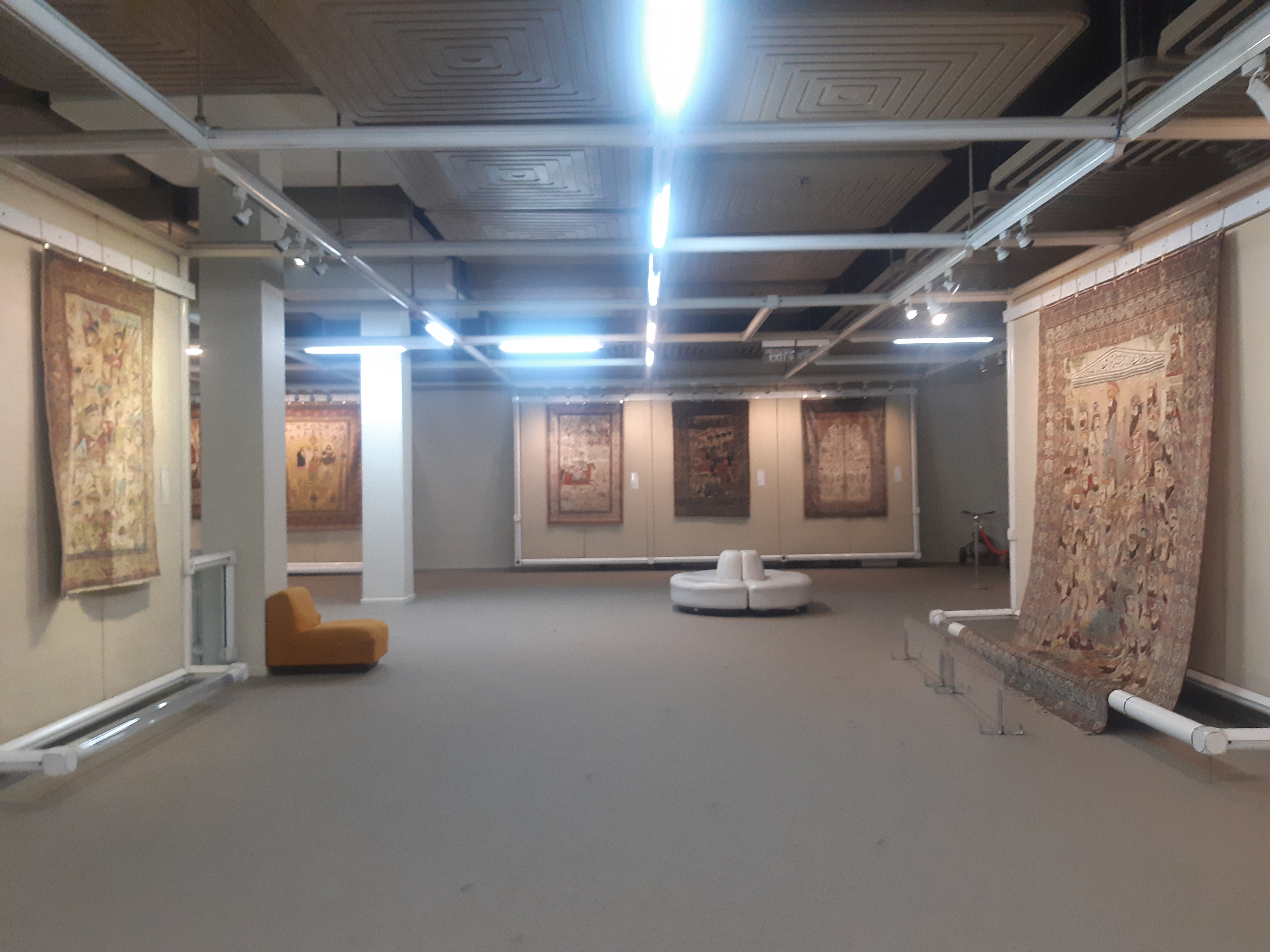 «بافتههای تصویری» قاجاری در موزه فرش دیدنی شدند