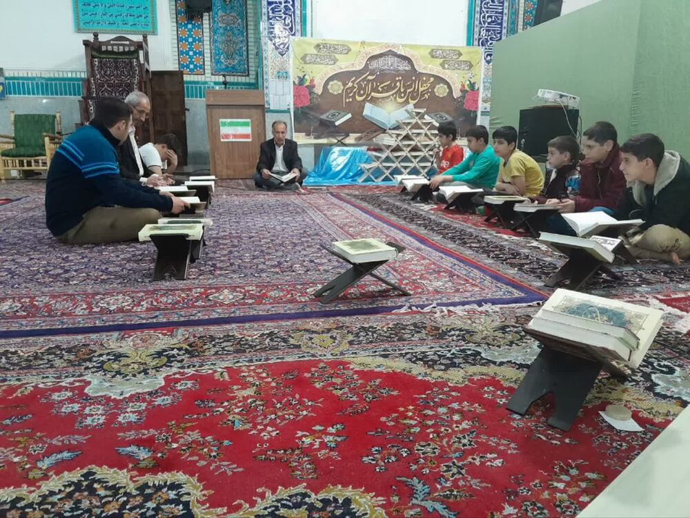 برگزاری تلاوت آیه های زندگی با حضور نوجوانان کانون شهید ترابی خمین
