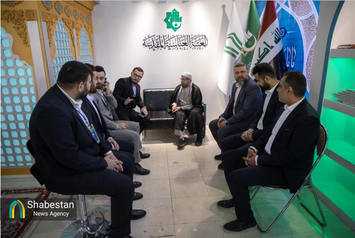 استقبال غرفه آستان مقدس عباسی از هیئت آستان حسینی در نمایشگاه قرآن تهران+ عکس