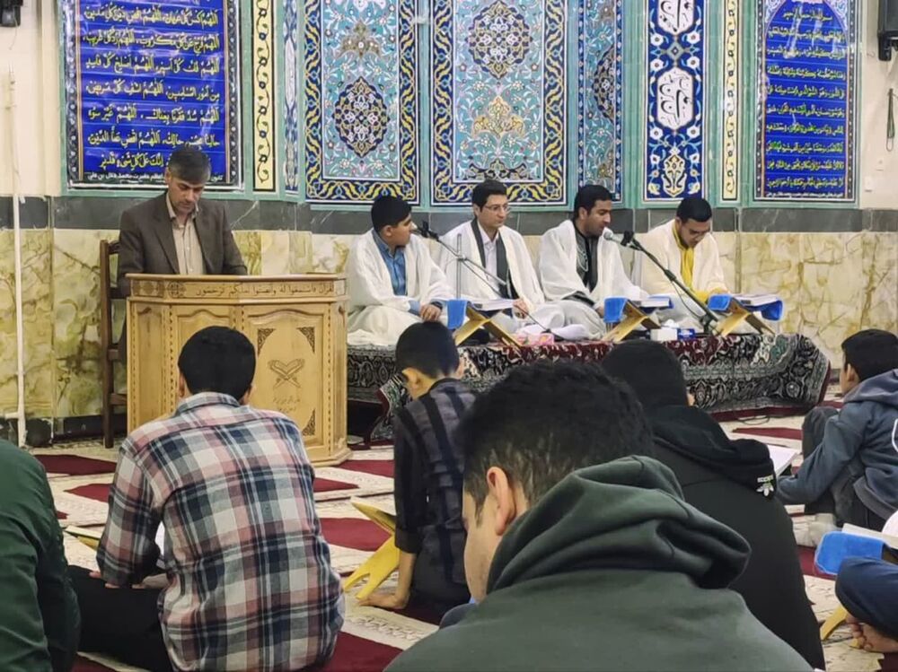 اجرای آیین جزءخوانی به روش «حفظ خوانی» در مسجد اعظم هلال بن علی(ع)