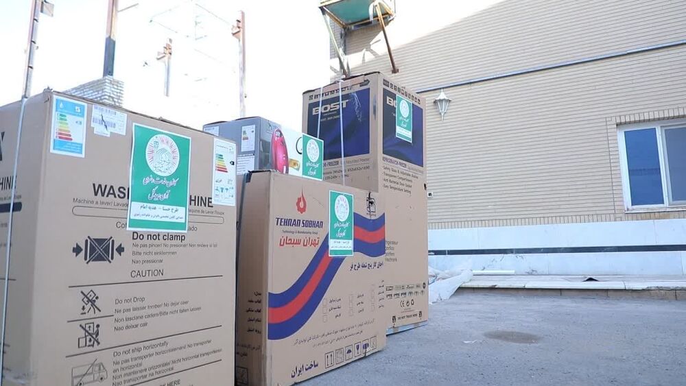 تامین جهیزیه نوعروس آران و بیدگلی در میلاد کریم اهل بیت(ع)