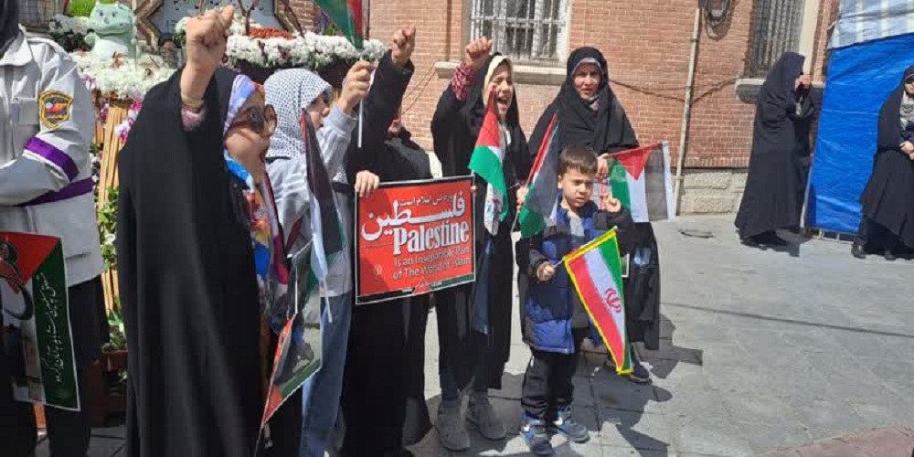 دانش آموزان بسیجی کشتار زنان و کودکان غزه را محکوم کردند