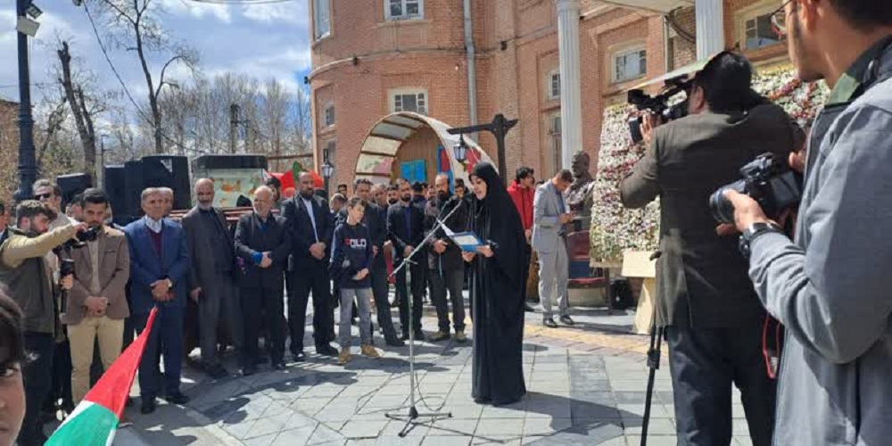 دانش آموزان بسیجی کشتار زنان و کودکان غزه را محکوم کردند