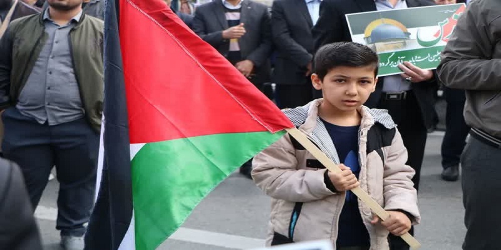 دانش آموزان بسیجی کشتار زنان و کودکان غزه را محکوم کردند