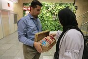 عکس| اهدای قرآن کریم به مسافران نوروزی در فرودگاه گرگان