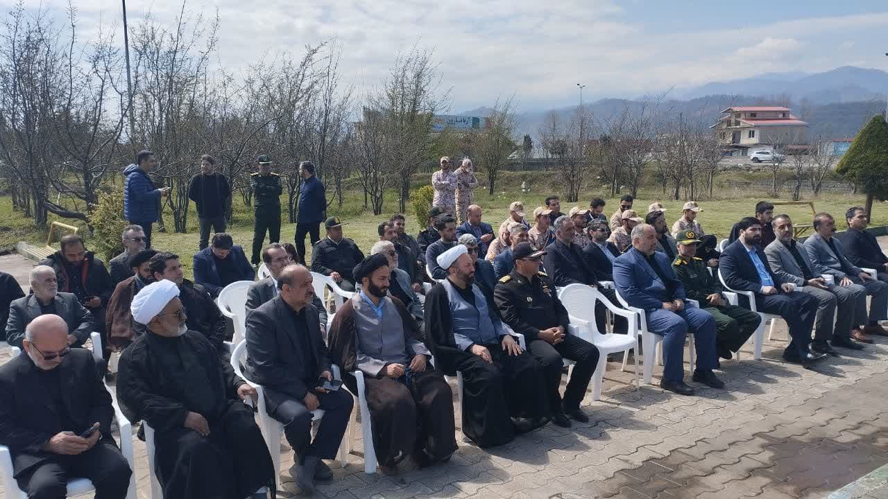 روز جمهوری اسلامی ایران در آستارا گرامیداشته شد