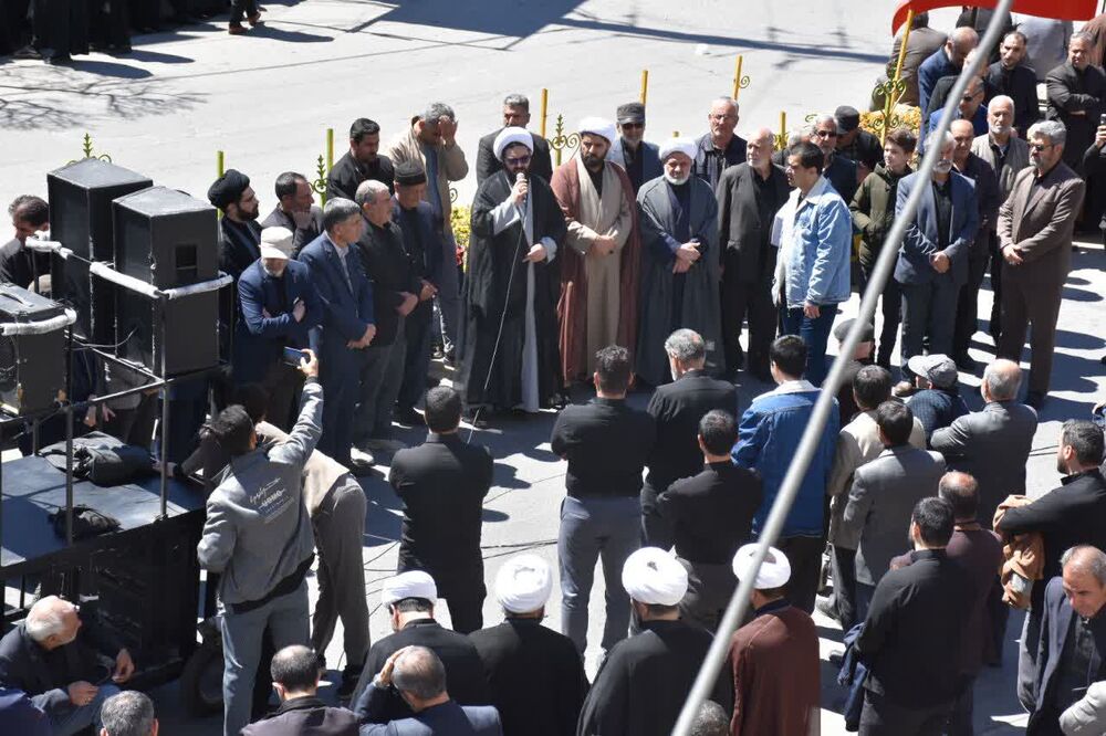 اجتماع بزرگ حیدریون در قروه برگزار شد