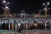 اقامه نماز با ۱۰۰ امام جماعت