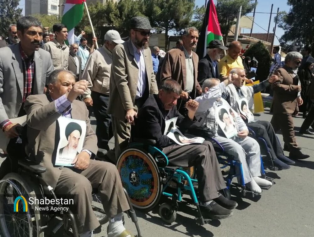 گام های استوار روزه داران بیرجندی در طوفان الاحرار