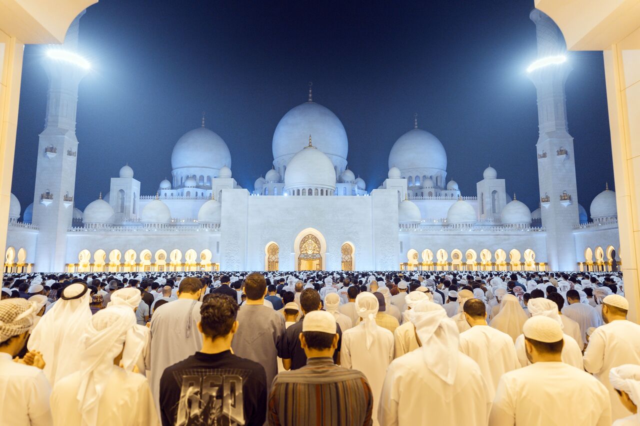 رکورد حضور نمازگزاران شب قدر در مسجد «شیخ زاید» ابوظبی شکسته شد