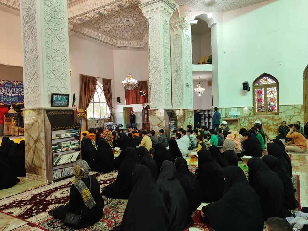 پیوند قرآن و عترت در تجلیل از دانش آموزان برگزیده قرآنی تیران