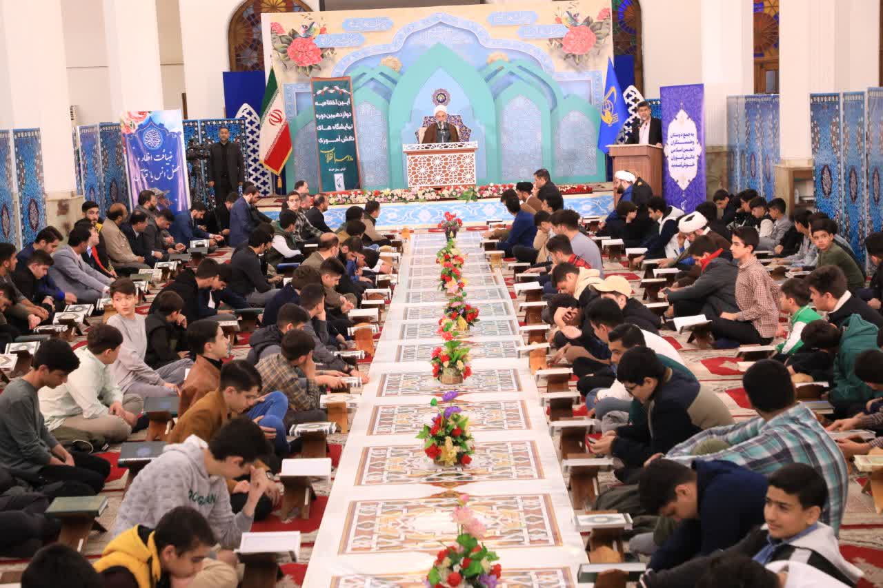 نشاط، انسان را صالح و قوی خواهد کرد