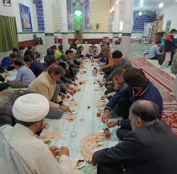 برپایی سفره افطاری در مسجد جامع علوی تربت جام