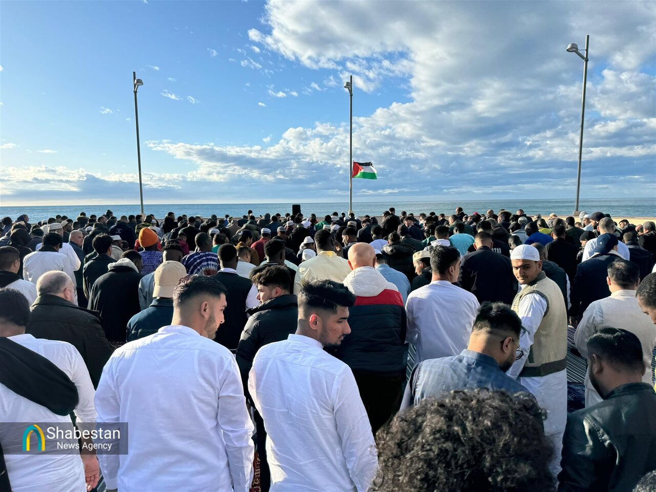 «فلسطین» حاضر در نماز عید فطر در استان ایمپریای ایتالیا+ عکس