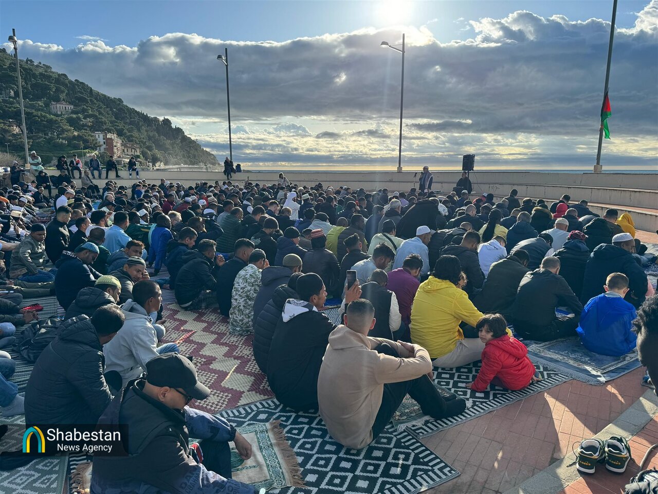 «فلسطین» حاضر در نماز عید فطر در استان ایمپریای ایتالیا+ عکس