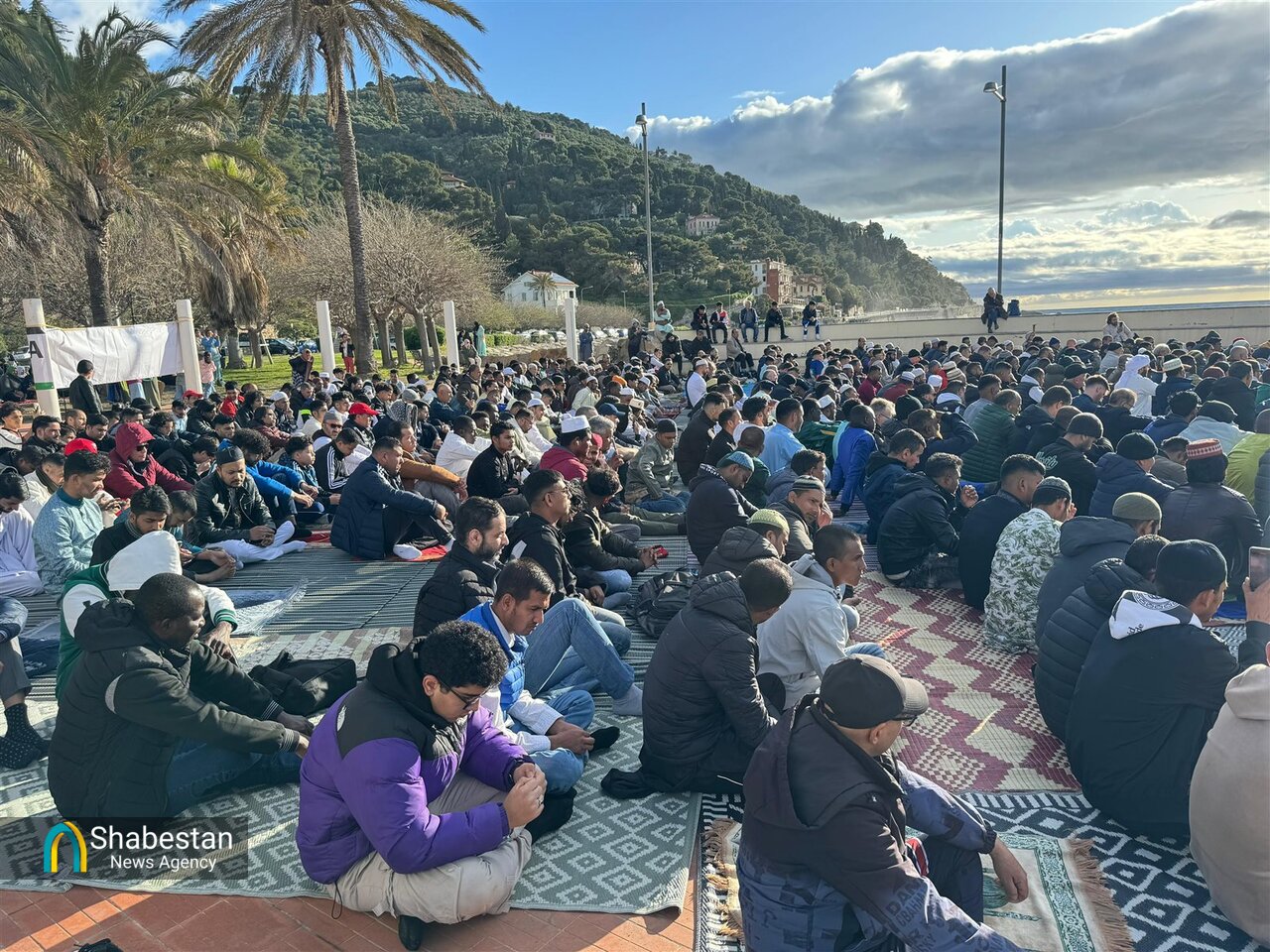 «فلسطین» حاضر در نماز عید فطر در استان ایمپریای ایتالیا+ عکس