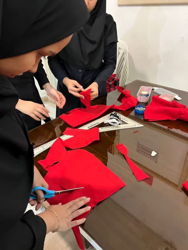 مشارکت در جهش تولید به سبک یک طراح لباس