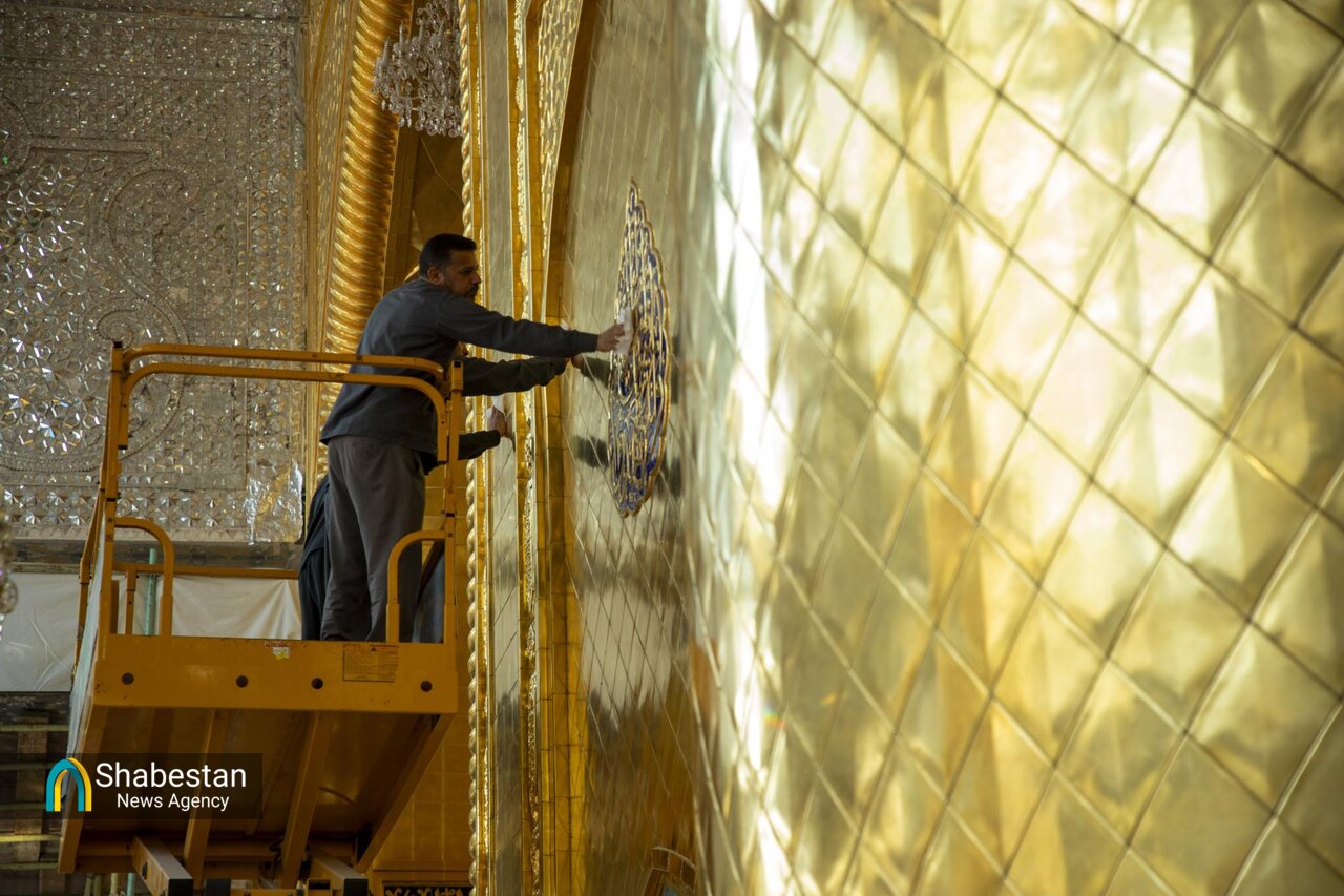 بازسازی و شستشوی ضریح ابالفضل العباس(ع) پس از پایان ماه مبارک رمضان+ عکس