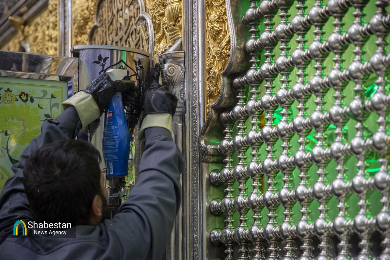بازسازی و شستشوی ضریح ابالفضل العباس(ع) پس از پایان ماه مبارک رمضان+ عکس