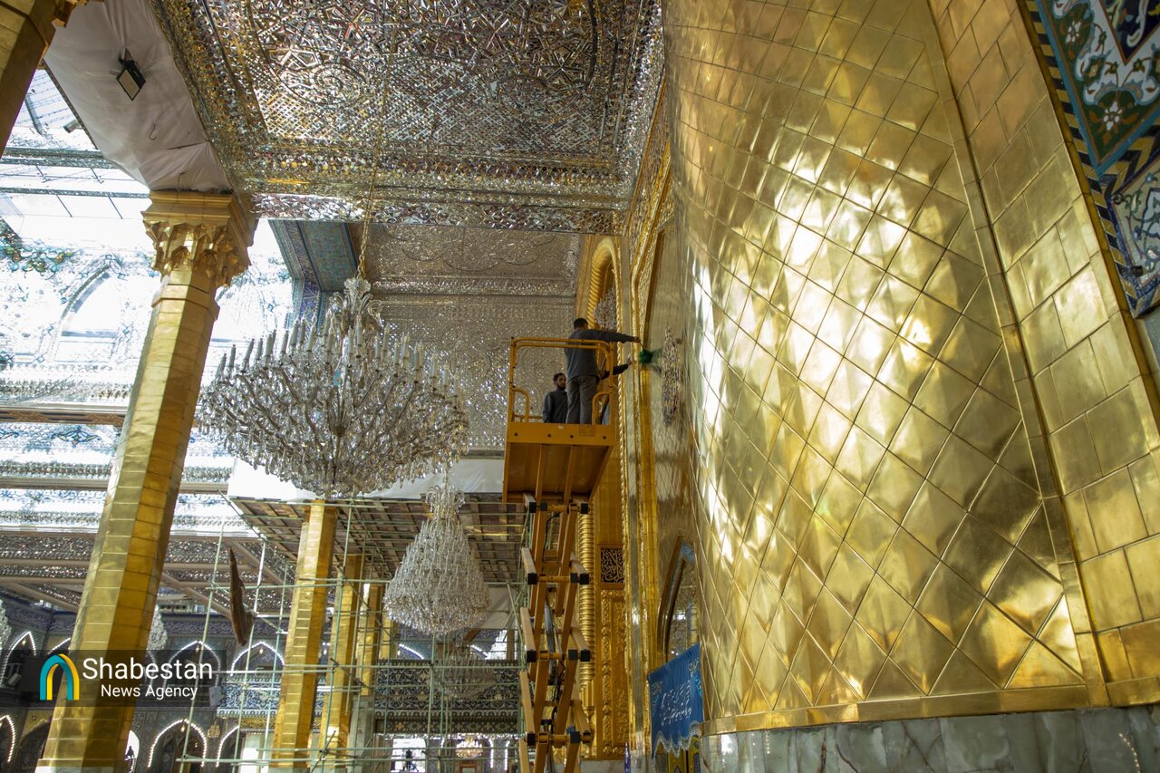 بازسازی و شستشوی ضریح ابالفضل العباس(ع) پس از پایان ماه مبارک رمضان+ عکس