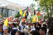 حضور پرشور سنندجی‌ها در حمایت از حمله پهبادی ایران به اسرائیل