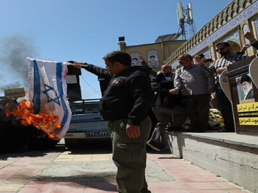 تجمع کرمانشاهیان در حمایت از پاسخ قاطع سپاه به اسرائیل