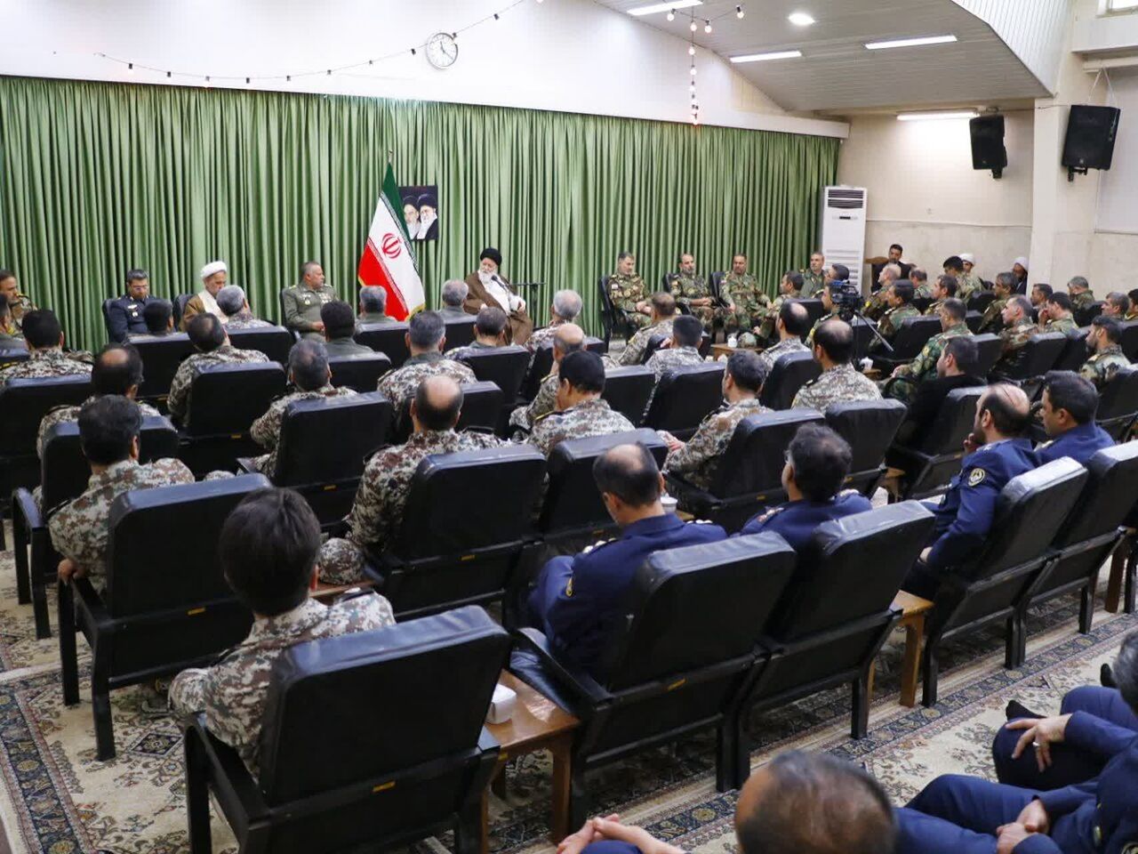 با مستکبران باید با قدرتنمایی و زبان زور حرف زد