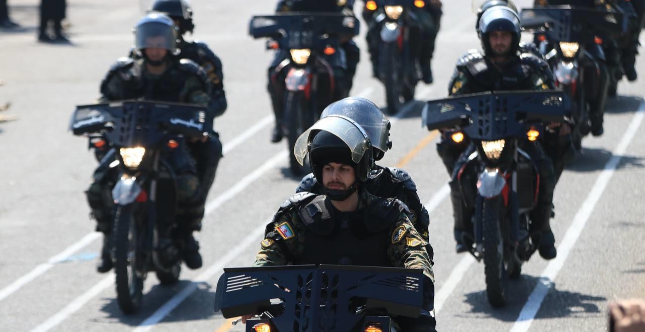 رژه پیاده و موتوری روز ارتش در گیلان