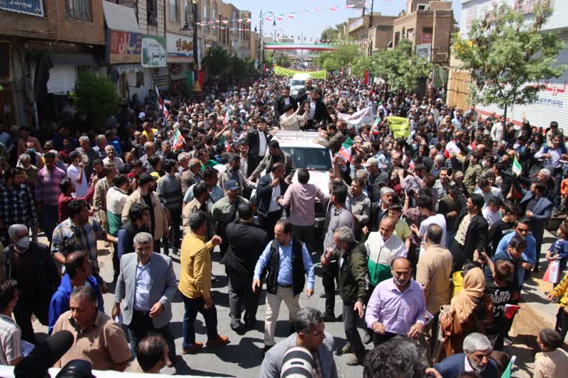 استقبال پرشور مردم استان سمنان از رئیس جمهور+ عکس