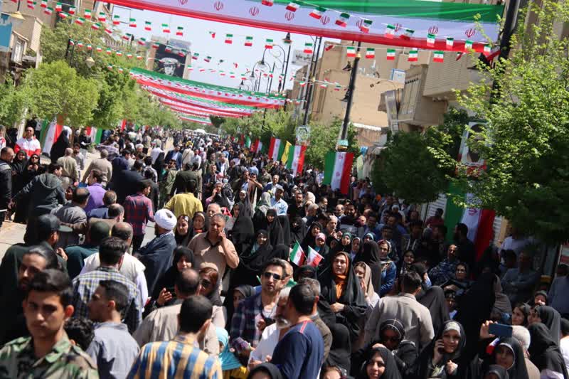 استقبال پرشور مردم استان سمنان از رئیس جمهور+ عکس