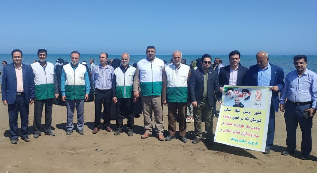 شکل گیری زنجیره انسانی حمایت از عملیات وعده صادق در نکا