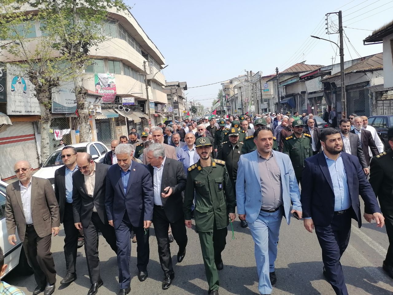 راهپیمایی مردم گیلانی در حمایت از عملیات «وعده صادق»