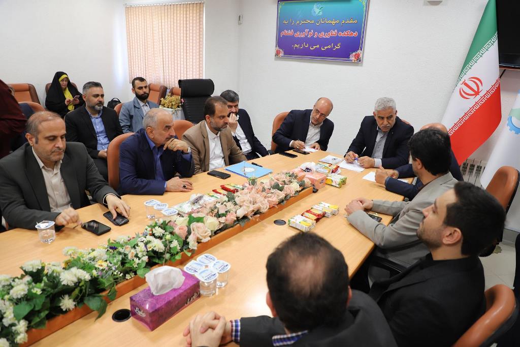 حمایت دولت از طرح های دانش بنیان/ موانع تولید فناوری شناسایی و رفع می شود