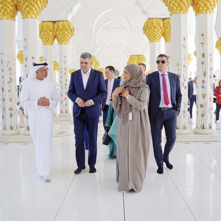 تاکید بر پیام صلح در بازدید نخست وزیر رومانی از مسجد «شیخ زاید» امارات