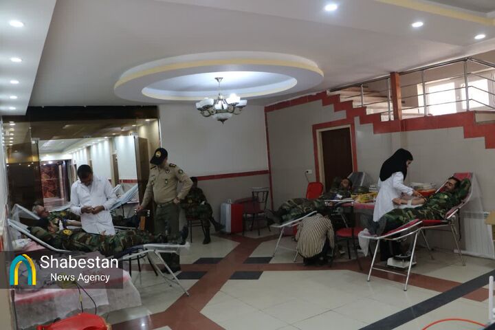 اهدای خون توسط نیروهای ارتش در کرمان
